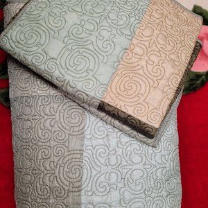 Beautiful Queen/king Lightweight Bedspread